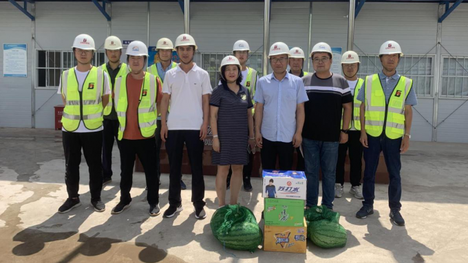 我為群眾辦實(shí)事 | 規(guī)劃設(shè)計(jì)院工會(huì)開展“夏送清涼進(jìn)工地”慰問(wèn)活動(dòng)